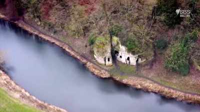 And we know they match
the crypt at nearby Repton, - Curse of the Ancients with Alice Roberts
