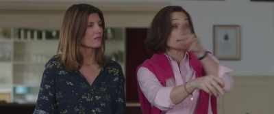 And my left hand is going to
tell you when to come in. Like this. - Military Wives