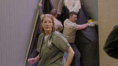 And like a true champ,
priscilla rolls over, - Secrets of the Zoo