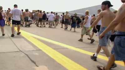 And, like, I started walking
through the crowd, - Woodstock 99: Peace Love and Rage