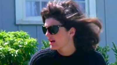 And before long,
Mrs. Kennedy then starts - JFK: What The Doctors Saw