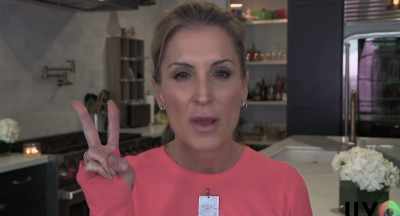And look at my fingers,
it's a peace sign. - The Mindfulness Movement