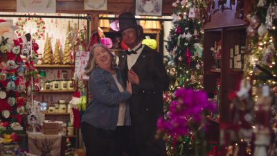 And look!
I'm dating a celebrity! - Adult Swim Yule Log 2: Branchin' Out