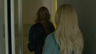 - And he married the girlfriend
that he started dating, like, - Dirty John