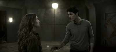 And if Mary gets back here
with everybody else, - The Winchesters