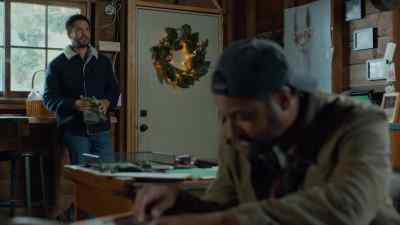 And maybe while we're there,
uh, we could grab a meal... - Christmas Under the Lights