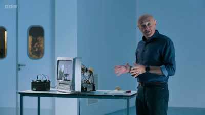 And this means that we can
use electrons - Secrets of Size: Atoms to Supergalaxies