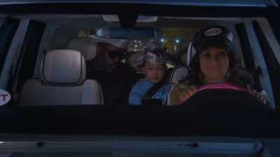 And Mom says I can't drop
a single until I'm two hands! - Raven's Home