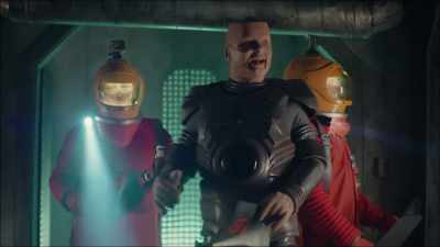 And most importantly,
there's no forward chain. - Red Dwarf: The Promised Land