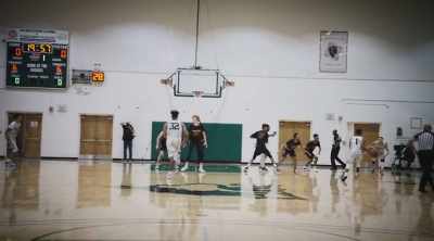 And Muhammad wins the tip-off,
and it's round two, - Last Chance U: Basketball