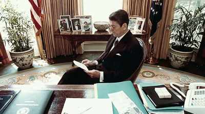 And Murdoch gets what
he wants from Reagan, - The Murdochs: Empire of Influence