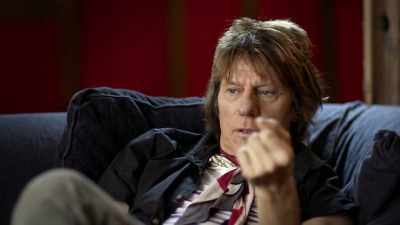 And to my ears as well,
it hit all the jackpots. - Jeff Beck: Still on the Run