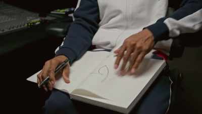 And no one liked
the previous sketches - Wu-Tang Clan: Of Mics and Men