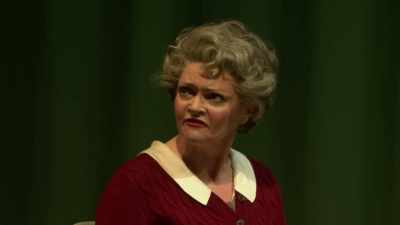 - And no one says nothing?
- No. No one says nothing. - National Theatre Live: Nye