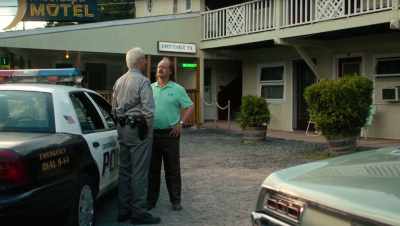 And, normally, they...
They, uh, just stay inside. - The Dead Don't Die