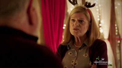 And not all married ladiesare suspicious - Christmas Connection
