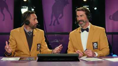 -And now here he is, a division winner...
-Yes. - 2022 American Rescue Dog Show
