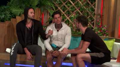 And now he's going
to have a post‐breakup
chat with Scott. - Love Island