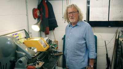 And now, when I move
this lever here, it has begun. - James May and the Dull Men