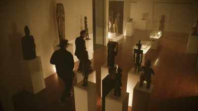 And so now
it's time to take things - History's Greatest Heists with Pierce Brosnan