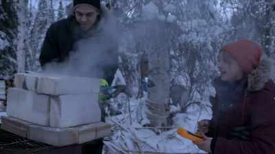 And now I've got a pyrometer
which is broken, - Life Below Zero: Next Generation