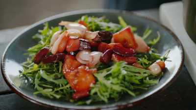 And now Lalo is laying
his roasted beets - Eva Longoria: Searching for Mexico
