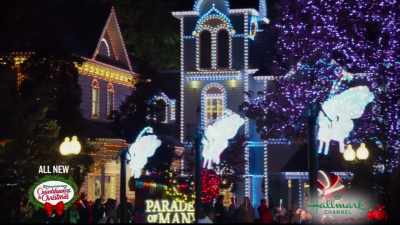 And now we present
a Parade of Many Colours. - Christmas at Dollywood