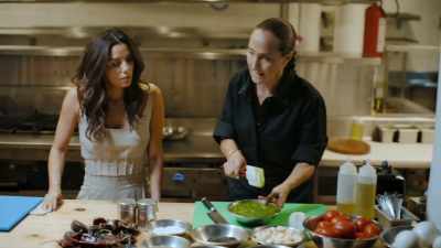 And now, red palla. - Eva Longoria: Searching for Mexico