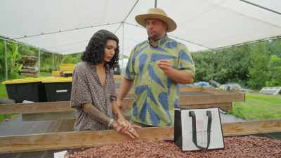 And now the chocolate
is warm in your mouth, - What Am I Eating? With Zooey Deschanel