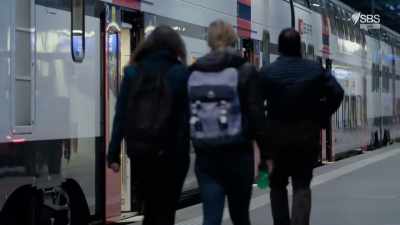 And on the platforms, there
is now nothing Erwin can do - World's Busiest Train Stations