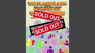 And that one sells out
in about 45 seconds. - The Flaming Lips Space Bubble Film