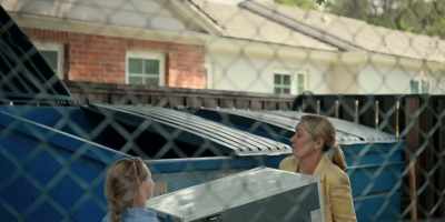 - And one, two... three! - The Dropout