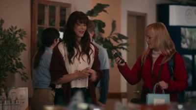 And our therapist is a licensed
nurse practitioner. - Chronicle Mysteries: Helped to Death