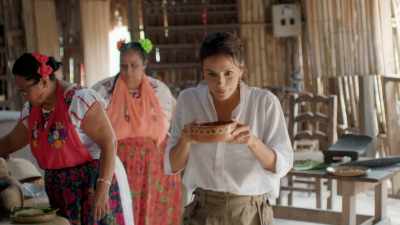 And our Totonac
feast is ready. - Eva Longoria: Searching for Mexico