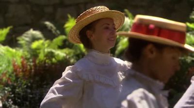 And out. - Murdoch Mysteries