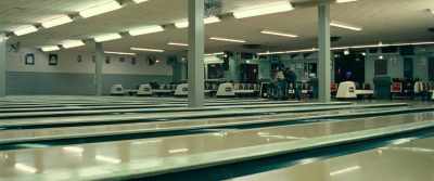 ♪ And outside they're making
all the stops ♪ - Widows