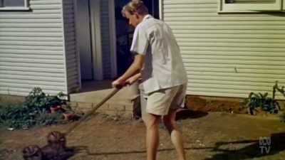 And outside, we wanted
a lovely lawn. - Aussie Inventions That Changed The World