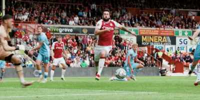 And Palmer will chase this, - Welcome to Wrexham