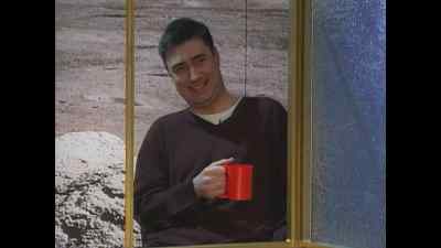 - And Phil right behind me in the window.
- [laughing] - This Is the Tom Green Documentary