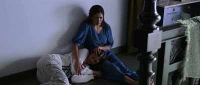 And you portrayed me as her brother. - Hi Nanna