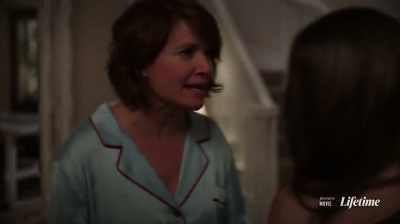And that purse! I can't even
afford that purse-- - My Best Friend's Secret Life