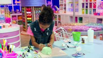 - And put the smile on. - Craftopia
