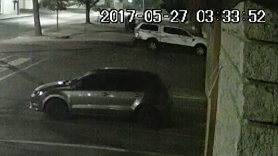 And he puts the screwdriver - Killers: Caught on Camera