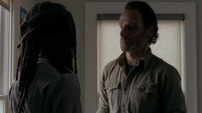 And her response
is to trust him - The Walking Dead: The Return
