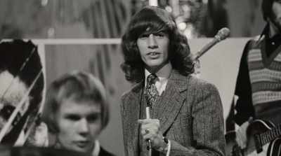 And Robin had this wonderful,
tear-jerking voice. - The Bee Gees: How Can You Mend a Broken Heart
