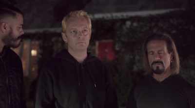 - And your rogue?
- Inside. - Evil at the Door