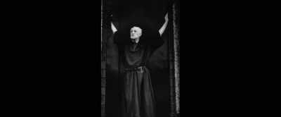 And he says to the audience, - The Ghost of Richard Harris