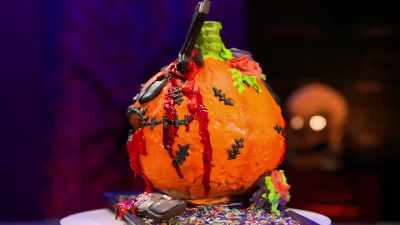 -And scary, too.
-[Ben chuckles] - Halloween Cookie Challenge