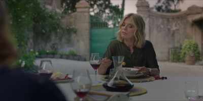 And someone seems to
want to stop Mallory. - Signora Volpe