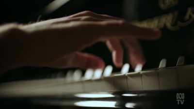 And send different parts
(PLAYS MULTIPLE NOTES RAPIDLY) - Aussie Inventions That Changed The World
